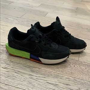 Nike Women’s Fontanka Waffle ‘Black Volt’ Women’s Size 8.5